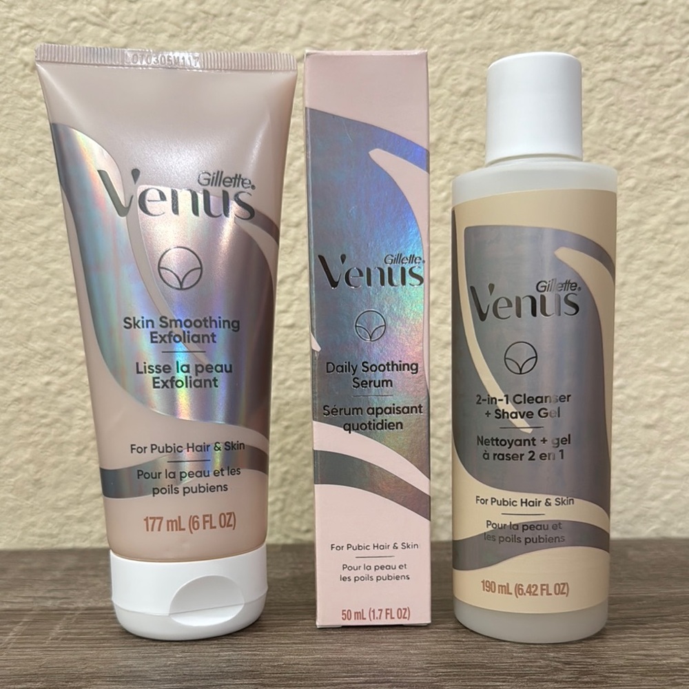 Gillette Venus Skin Smoothing exfoliant + Soothing Serum + 2-in-1 cleanser set